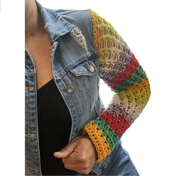 (SOLD) CISONO Jean Trucker jacket with crochet sleeves reworked by seller Large - Picture 3 of 7